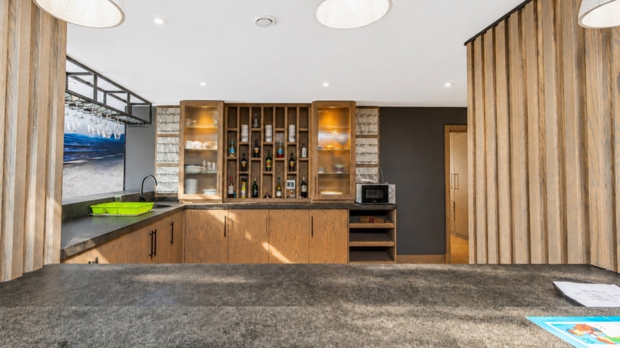 8 Bedroom Property for Sale in Birdwood Estate North West